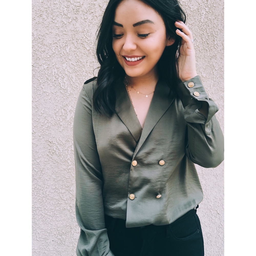 (LAST S) Samantha Blouse - Picture 2 of 5